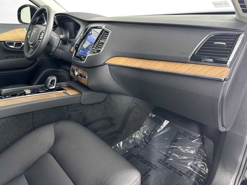 Used 2025 Volvo XC90 B5 Plus w/ Protection Package Premier image 29