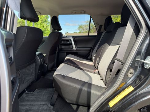 Used 2016 Toyota 4Runner SR5 AWD/4WD image 16