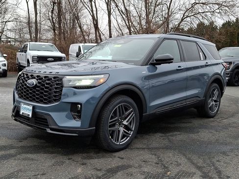 New 2026 Ford Explorer ST-Line w/ ST-Line Street Pack image 2