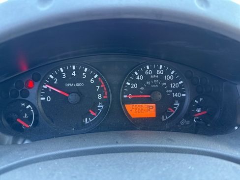 Used 2015 Nissan Frontier SV image 8