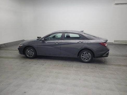Used 2024 Hyundai Elantra SEL FWD image 3