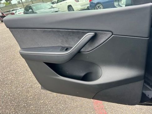 Used 2022 Tesla Model Y Long Range AWD/4WD image 19