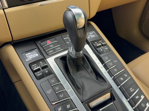 Certified 2018 Porsche Macan S AWD/4WD image 21
