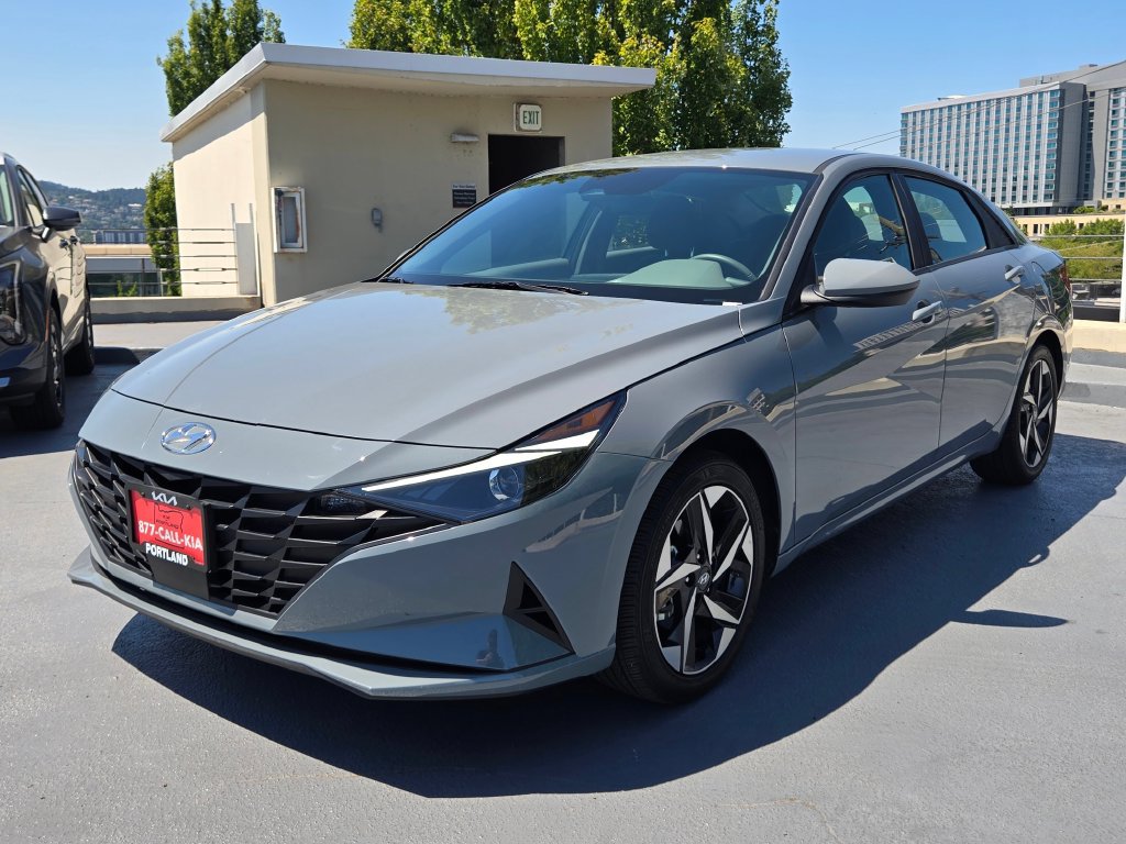 Used 2023 Hyundai Elantra SEL w/ Convenience Package FWD image 7