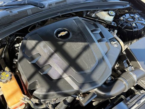 Used 2018 Chevrolet Camaro LT w/ Technology Package image 33