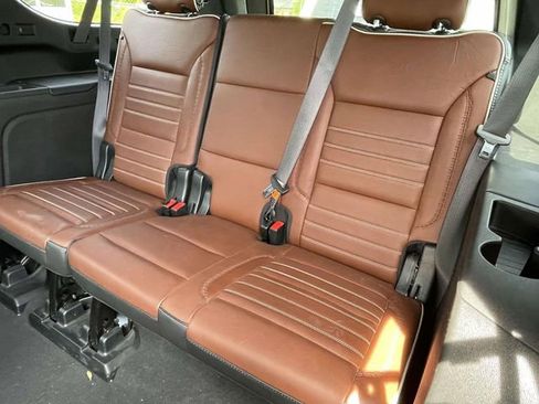 Used 2023 GMC Yukon XL Denali Ultimate AWD/4WD image 14