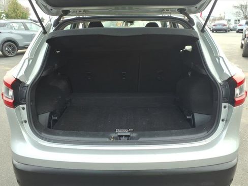 Used 2020 Nissan Rogue Sport S image 24