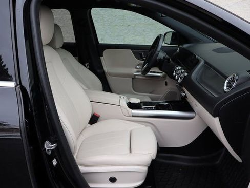 Used 2023 Mercedes-Benz GLA 250 4MATIC image 34