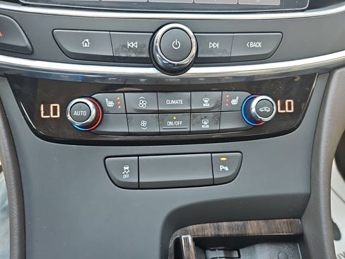 Used 2018 Buick LaCrosse Essence FWD image 22