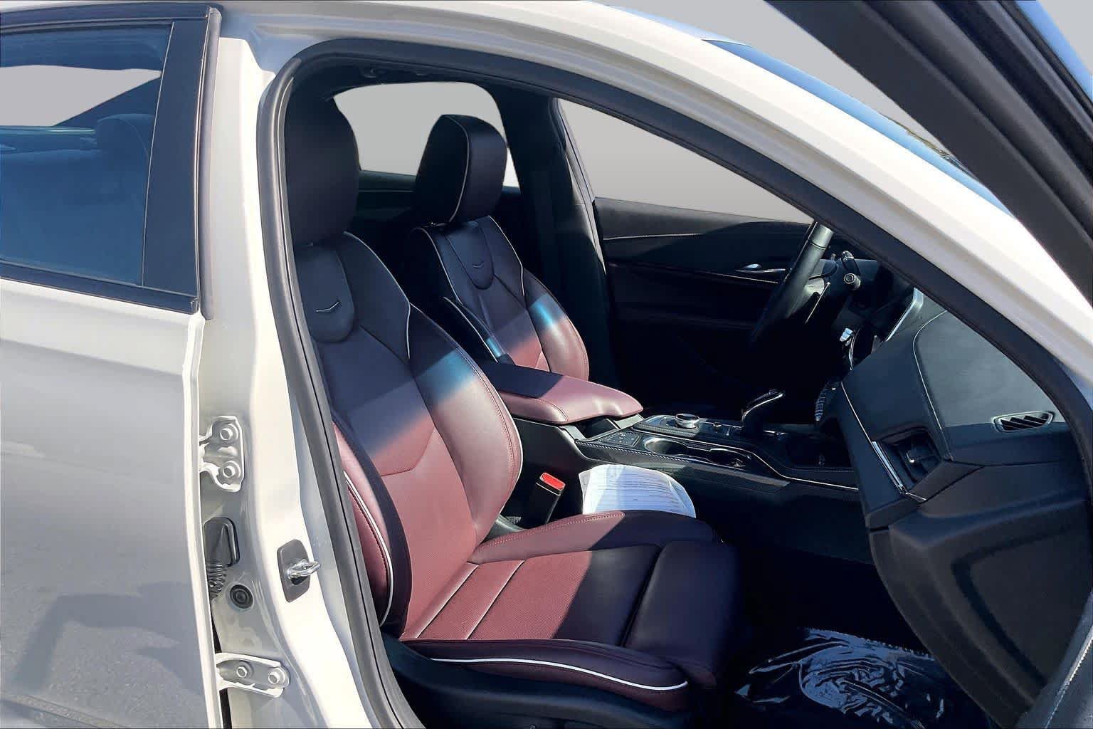 Used 2021 Cadillac CT4 V w/ Technology Package RWD image 7