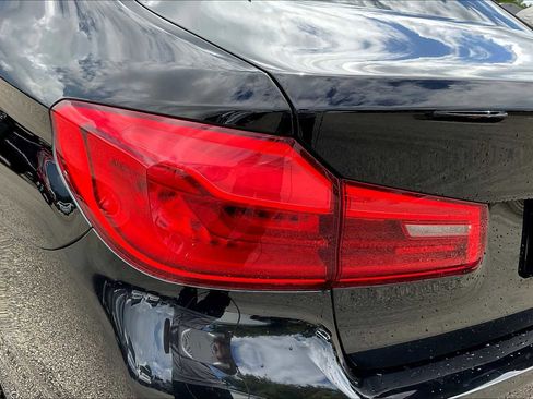 Used 2019 BMW 530i w/ Convenience Package image 28