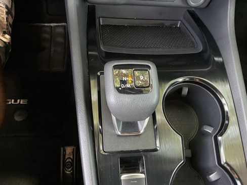 Used 2025 Nissan Rogue SV FWD image 22
