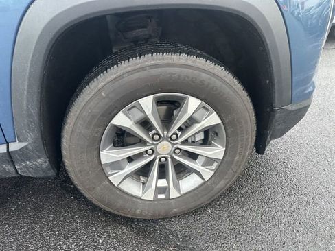 Used 2026 Chevrolet Equinox LT image 9