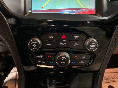 Used 2018 Chrysler 300 S w/ 300S Premium Group image 19