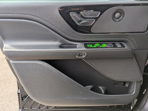 New 2025 Lincoln Aviator 2WD w/ Jet Appearance Package image 15