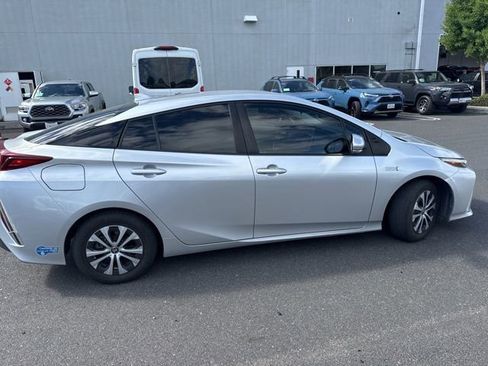 Used 2021 Toyota Prius Prime XLE image 5