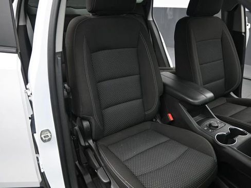 Used 2023 GMC Terrain SLE w/ Driver Convenience Package FWD image 19