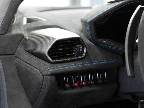 Used 2022 Lamborghini Huracan STO RWD image 57