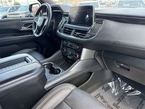 Used 2023 Chevrolet Suburban Z71 image 27