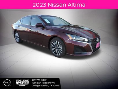 Used 2023 Nissan Altima 2.5 SV w/ SV Premium Package