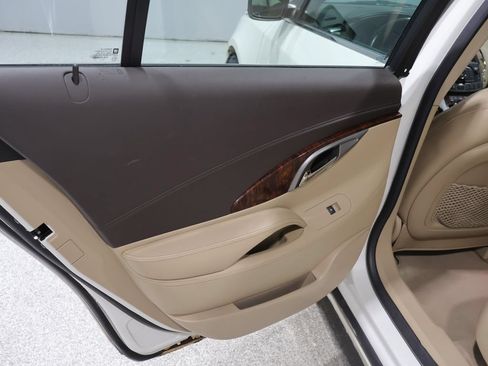 Used 2011 Buick LaCrosse CXL FWD image 23