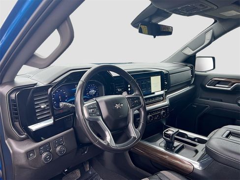 Used 2022 Chevrolet Silverado 1500 RST image 9