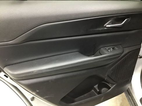 Used 2024 Jeep Grand Cherokee L Altitude image 27