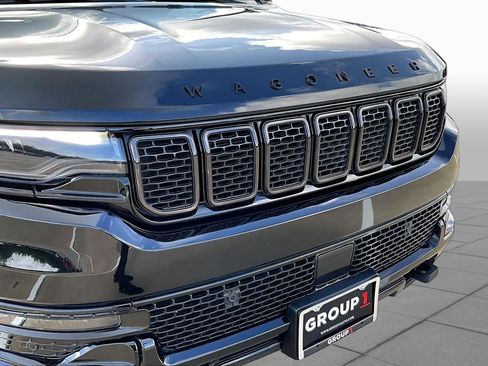 Used 2023 Jeep Wagoneer Series II RWD image 29