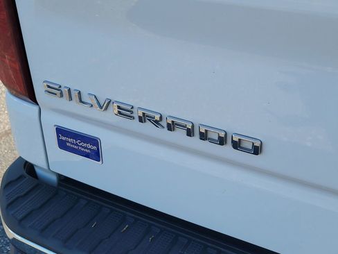 Used 2024 Chevrolet Silverado 1500 LT AWD/4WD image 8