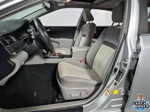 Used 2013 Toyota Camry LE FWD image 9