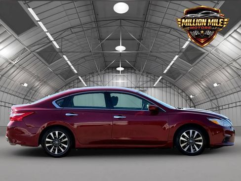 Used 2017 Nissan Altima 2.5 SV FWD image 7