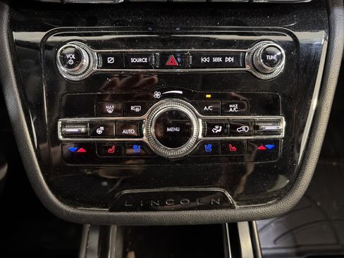 Used 2022 Lincoln Corsair AWD w/ Equipment Group 101A image 20