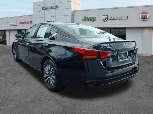 Used 2024 Nissan Altima 2.5 SV FWD image 6