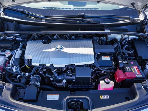 Used 2021 Toyota Prius Prime XLE w/ Carpet Mat Package (TMS) image 28