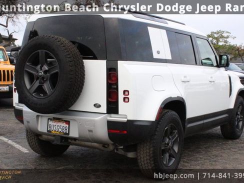 Used 2021 Land Rover Defender 110 image 5