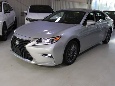 Used 2018 Lexus ES 350 w/ Premier Package FWD image 34