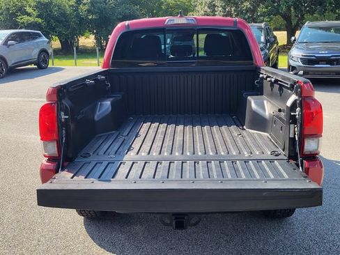 Used 2023 Toyota Tacoma SR5 w/ Technology Package AWD/4WD image 4