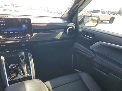 Used 2023 Chevrolet Colorado Z71 w/ Z71 Convenience Package 2 image 11