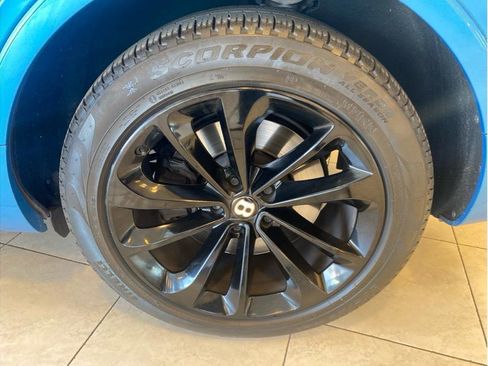 Used 2020 Bentley Bentayga image 19