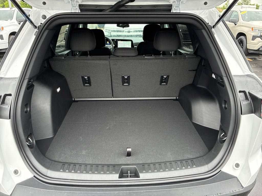 New 2027 Chevrolet Equinox LT FWD image 25