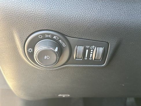 New 2026 Jeep Compass Limited image 25