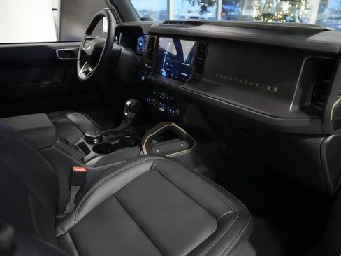New 2025 Ford Bronco Badlands image 17
