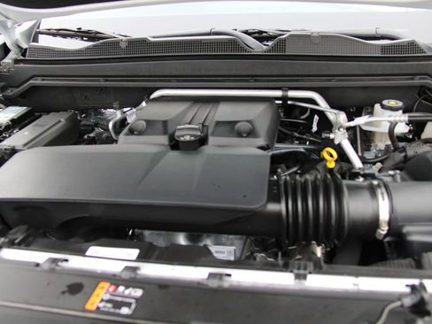 Certified 2024 Chevrolet Colorado ZR2 w/ Safety Package image 35