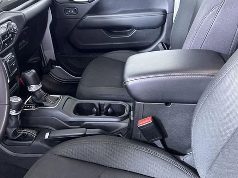 Used 2023 Jeep Gladiator Overland image 21