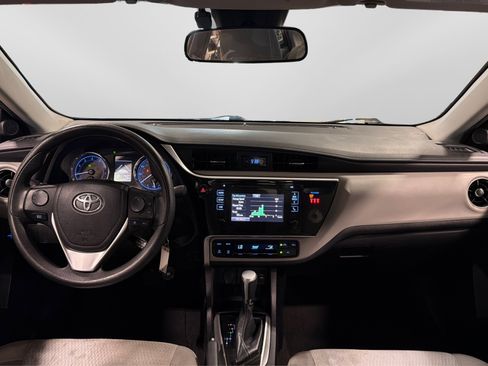 Used 2018 Toyota Corolla LE FWD image 20