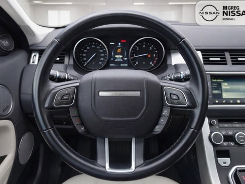 Used 2017 Land Rover Range Rover Evoque SE AWD/4WD image 8