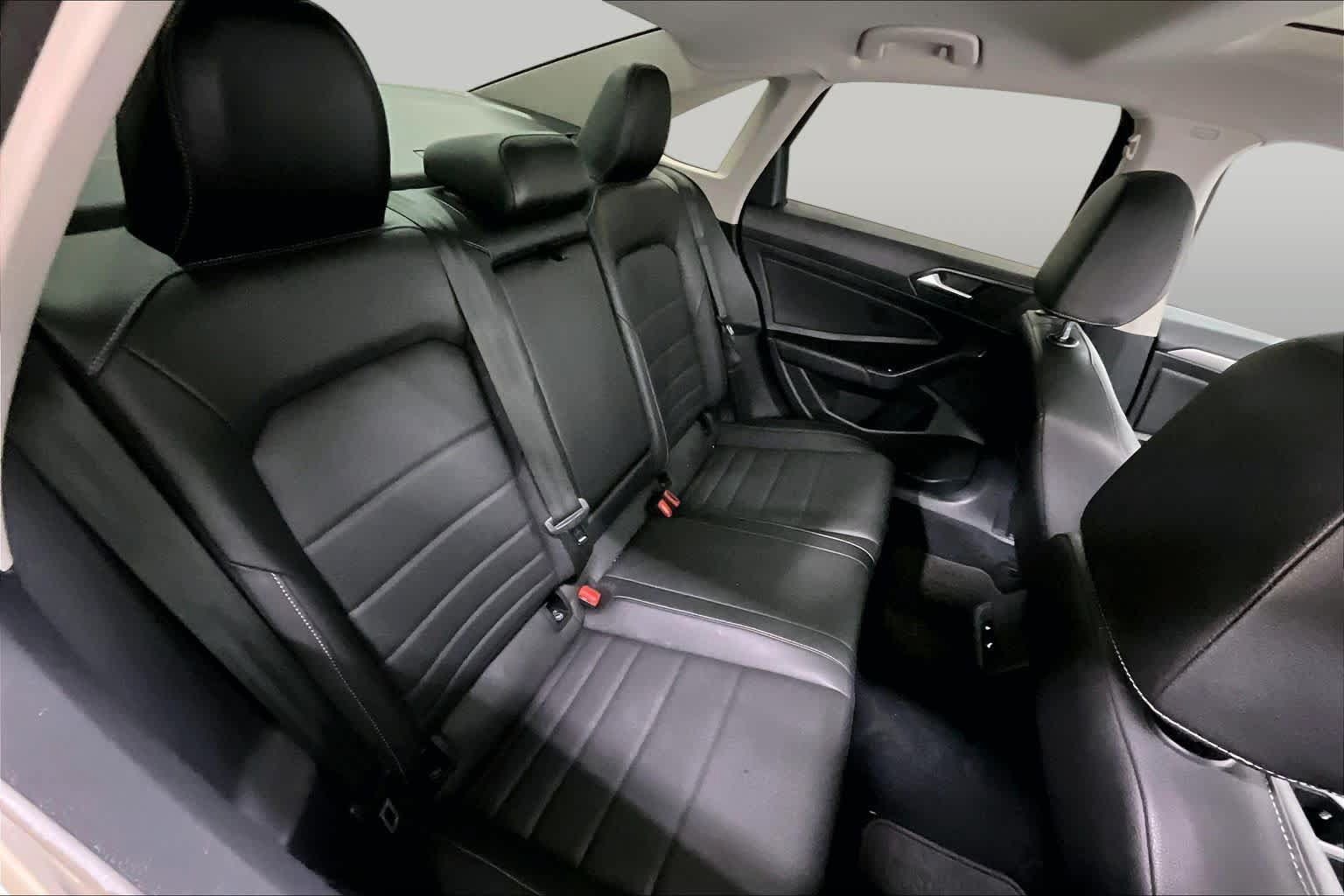 Used 2021 Volkswagen Jetta SE FWD image 19
