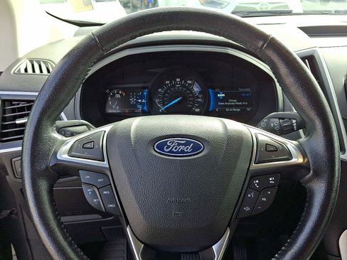 Used 2022 Ford Edge SEL image 19