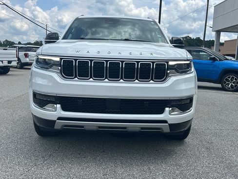 Used 2024 Jeep Wagoneer L Series II image 3