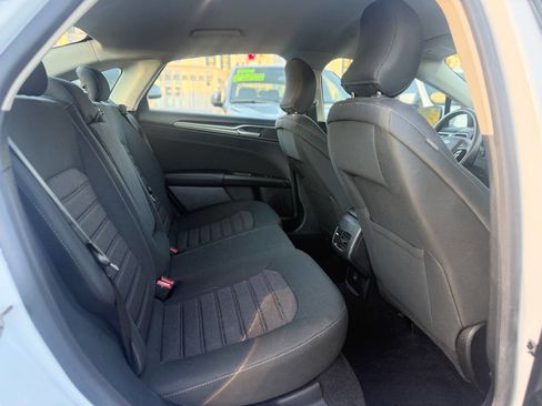 Used 2019 Ford Fusion SE image 21